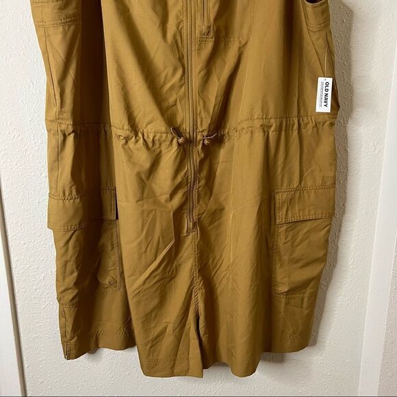 Old Navy StretchTech Sleeveless Zip-Front Cargo Romper - Picture 10 of 11